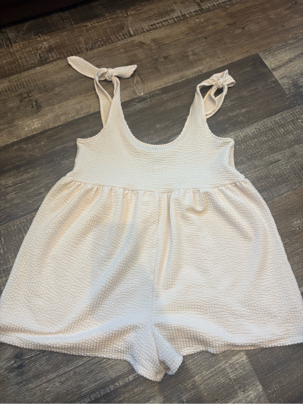 Urban Outfitters Cream Textured Tie-Shoulder Romper Shorts Marlee M